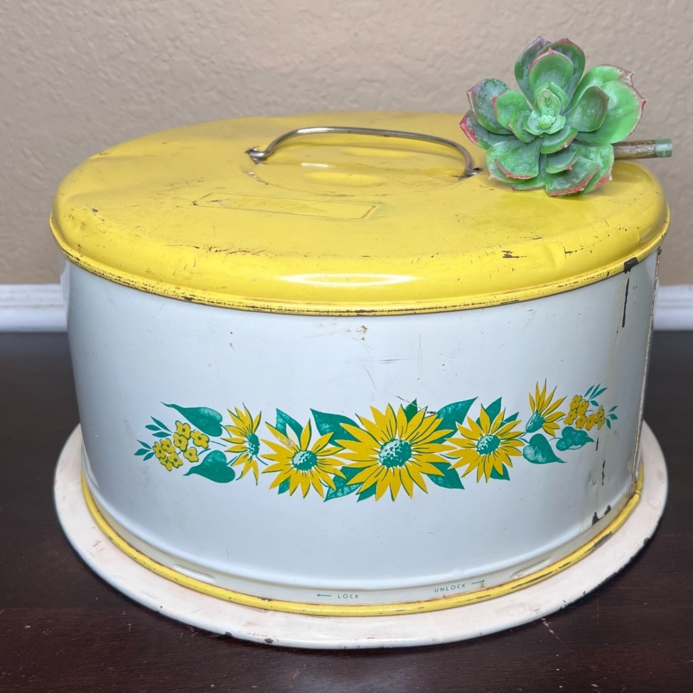 Vintage 1960's Tin Cake Carrier, Bakery Decor, Kitchenalia Midcentury, Sunny